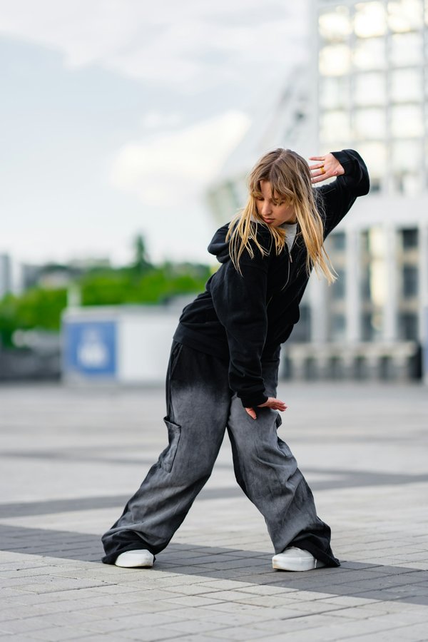 Santiag : explorez la tendance baggy pour un look unique